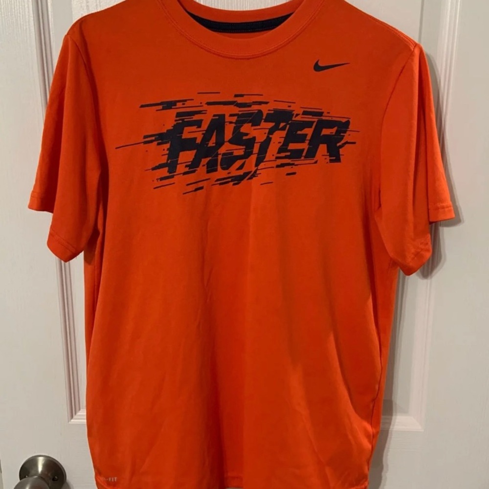 Nike dri-fit youth large tee